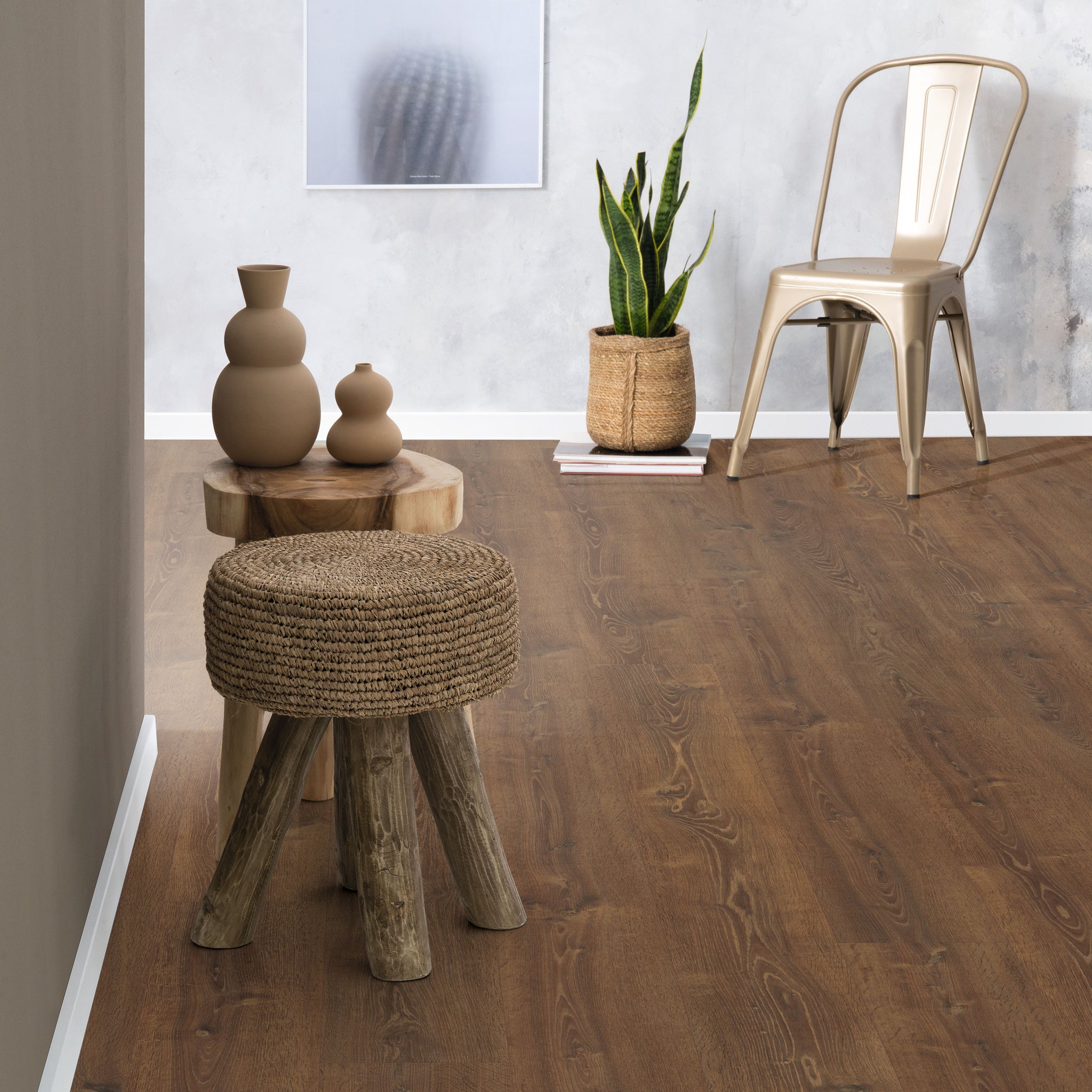 BALOR - TOBACCO - ROOM SCENE